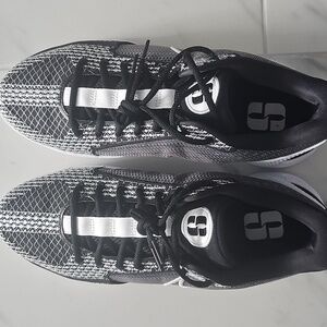 Black and White NIKE Athletic Sneakers NEVER WORN  SIZE 14  NEW *SORRY NO BOX